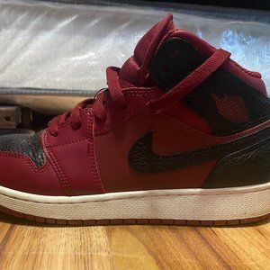 Jordan Air Jordan 1 Mid Gym Black/Red-Dark Sea
